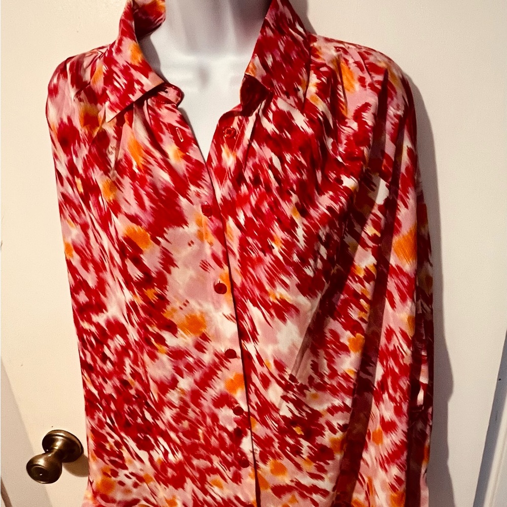 JODIFL  Pink watercolor button front blouse. Large